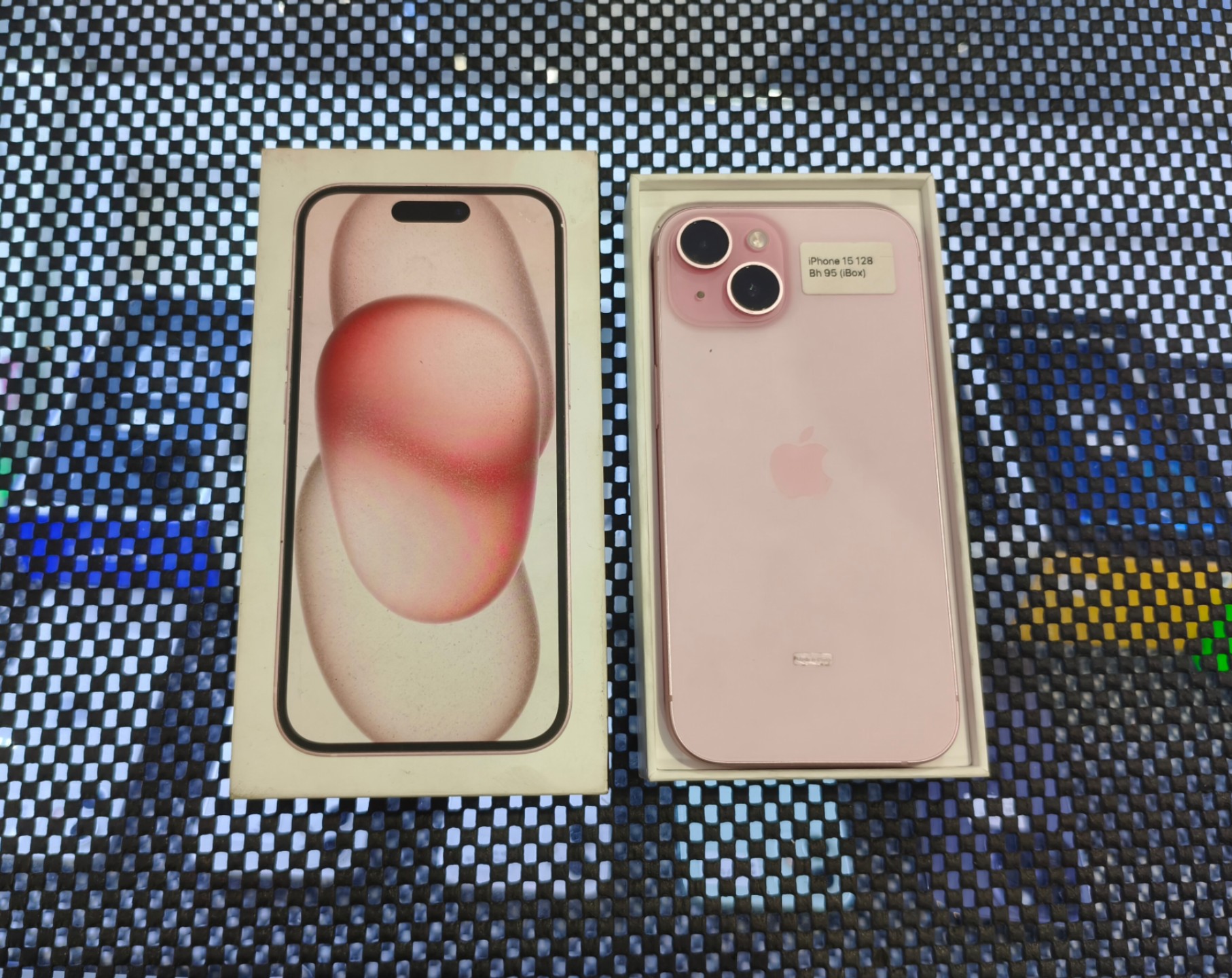 iPhone 15 128 GB Second iBox Fullset